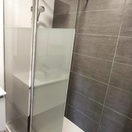 Апартаменты Moderne Au Calme Proche Vieil Et